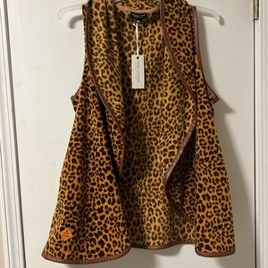NWT Simply Southern Leopard Vest with pockets, size Medium, lightweight